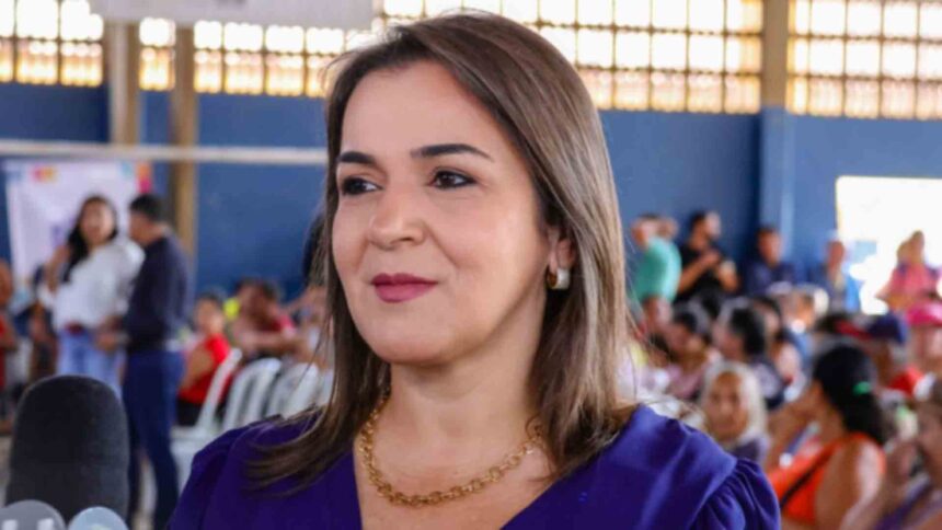 Adriane Lopes participa da abertura da Cidade do Natal na noite desta quinta-feira