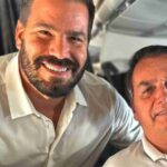 Ao lado de Bolsonaro, Contar embarca rumo à Buenos Aires para posse do novo presidente Javier Milei