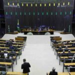 Câmara dos Deputados rejeita urgência para suspender restrições ao registro de armas