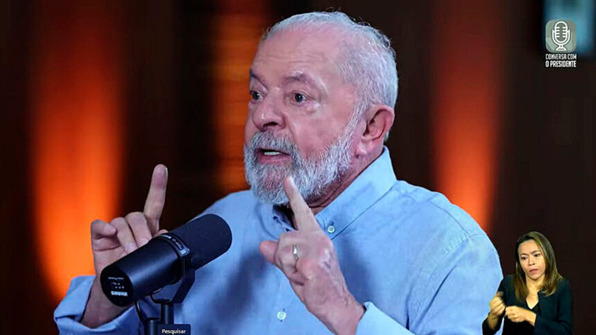 Lula defende criminalizar quem espalha fake news sobre vacinação