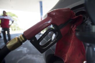 Petrobras anuncia redução de R$ 0,27 no preço do diesel a partir desta sexta-feira