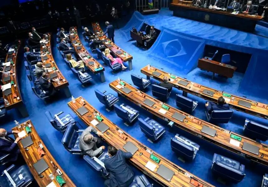 Senado aprova urgência para projeto que agrava pena para crime contra menores