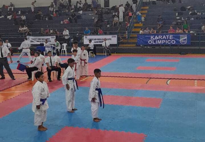 Alunos-atletas do Sesi conquistam medalhas em etapa do estadual de karatê