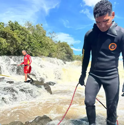 Bombeiros estão no terceiro dia de buscas por rapaz que desapareceu em cachoeira do Rio Amambai