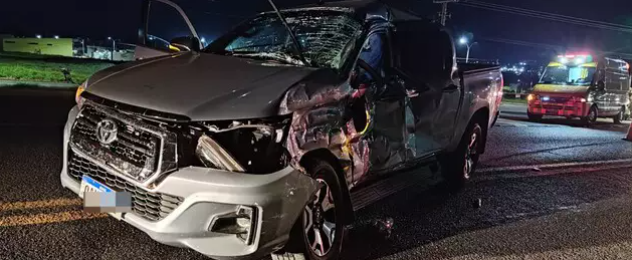 Colisão entre Hilux e carreta mata um homem na BR-163, em Itaquiraí