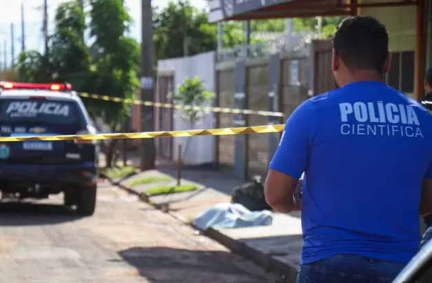 Homem é morto a tiros no Bairro Moreninhas e briga por dívida pode ser o motivo