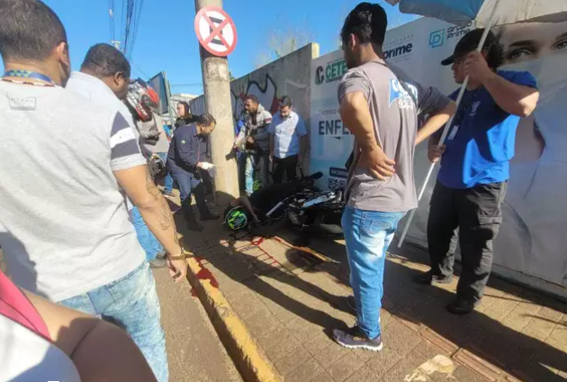 Jovem perde o controle da moto na Eduardo Elias Zahran, bate em muro e morre