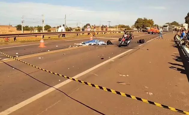 Motociclista cai na BR-262 e morre ao ter cabeça esmagada por veículo