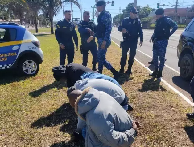 Quadrilha envolvendo ex-policial e cabo do Exército é presa por assalto à residência