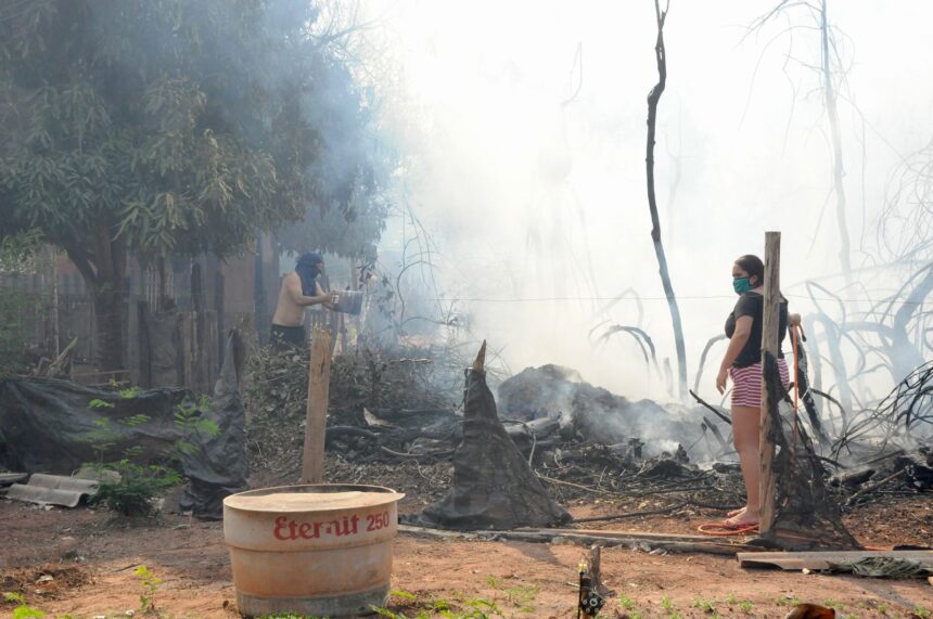 Ação rápida para socorrer moradores da Aldeia Água Bonita atingidos pelo fogo, na Capital