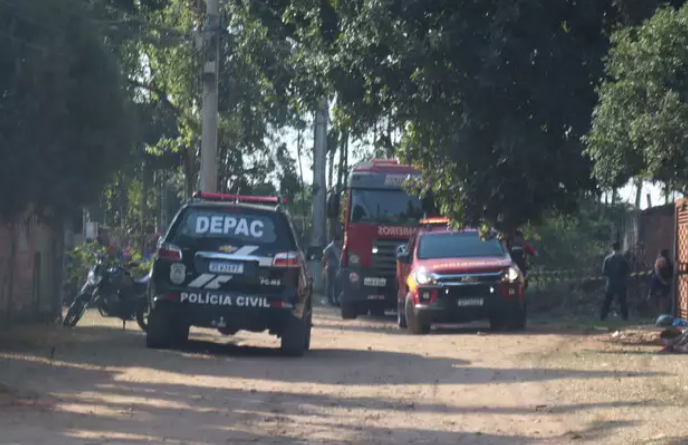 Casa pega fogo no Jardim Centro-Oeste e homem morre carbonizado