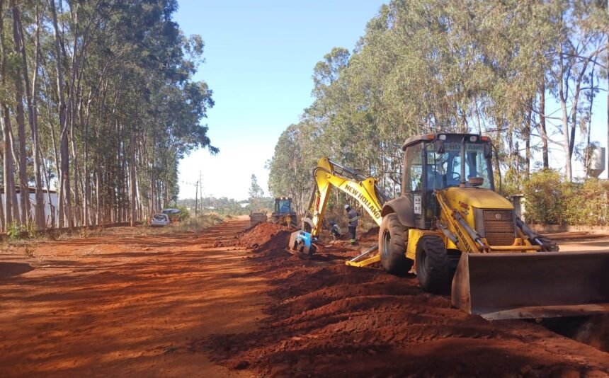 Em 3 semanas de obras, Águas Guariroba conclui 50% da implantação da rede de esgoto no Polo Empresarial Oeste