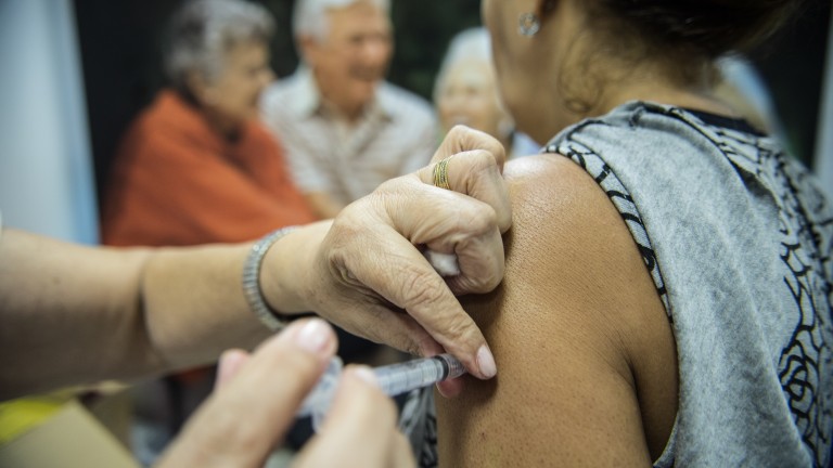 Vacinação contra a Gripe estará disponível o dia todo nas unidades de saúde da Capital