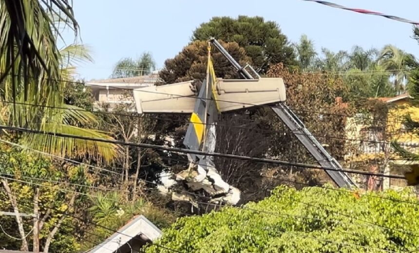 Calda do avião que caiu em Vinhedo