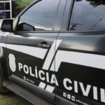 Carro da polícia civil ilustra investigação de assassinato em MT