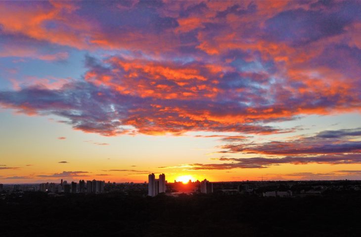 Sem previsão de chuvas, avanço de frente fria encerra agosto e diminui temperaturas em parte do MS