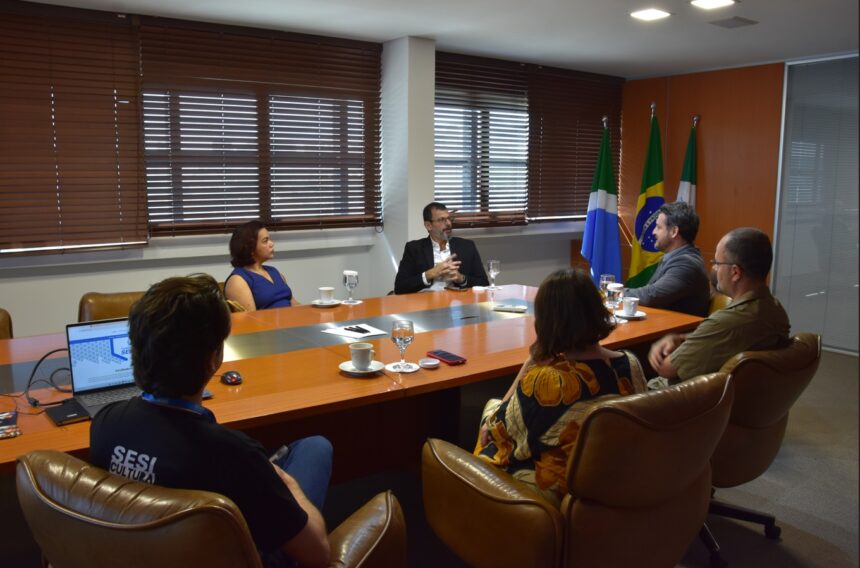 Sesi recebe vice-presidente da Firjan para debater desenvolvimento da indústria criativa