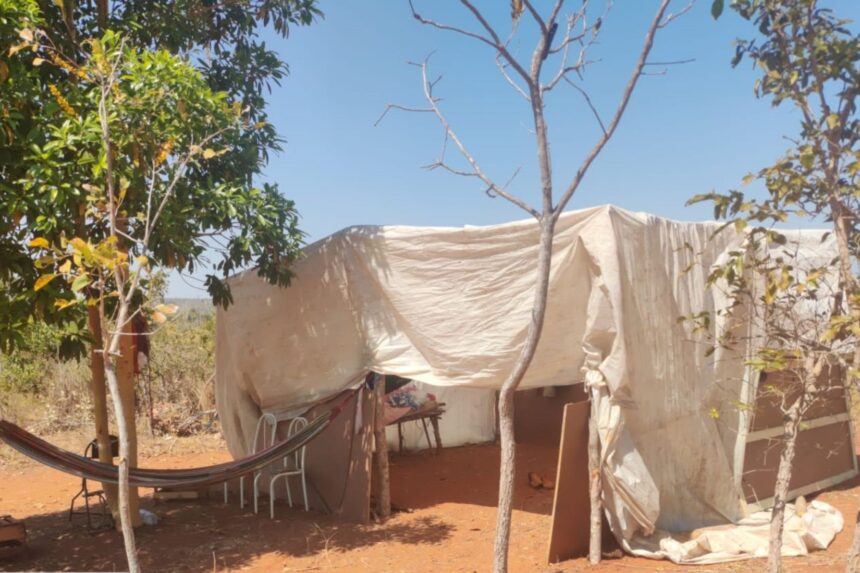 Três foram presos por suspeita de invasões de terra em Chapada dos Guimarães. (Foto: PJC-MT)