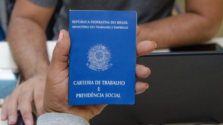 Em parceria com CDL, Prefeitura realiza ação de emprego para diversas áreas