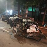 Carro destruído após colisão na Afonso Pena; condutor estava bêbado (Foto: WhatsApp)