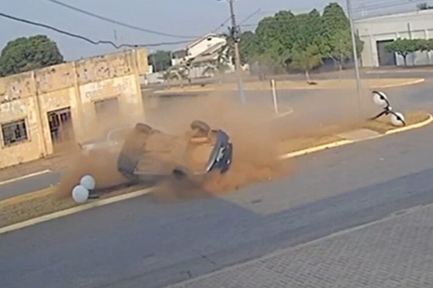 Acidente que deixou dois mortos foi na manhã deste domingo (6), em Vera. (Foto: Reprodução)