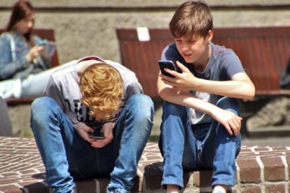 redes sociais adolescentes menores de 16 anos