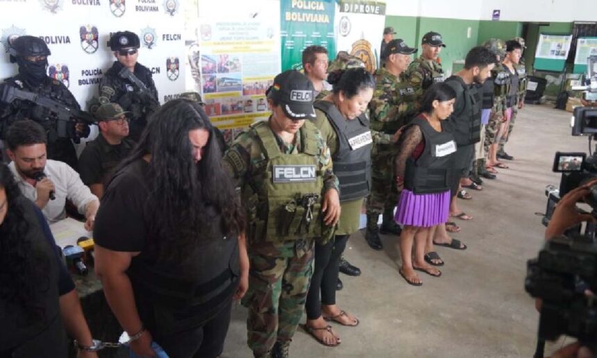 No momento, você está visualizando Avião brasileiro é apreendido na Bolívia com mais de 450 quilos de cocaína 