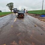 Capivara News TV: Colisão entre carros destrói Palio, joga carro na vegetação e mata 1 mulher em MS