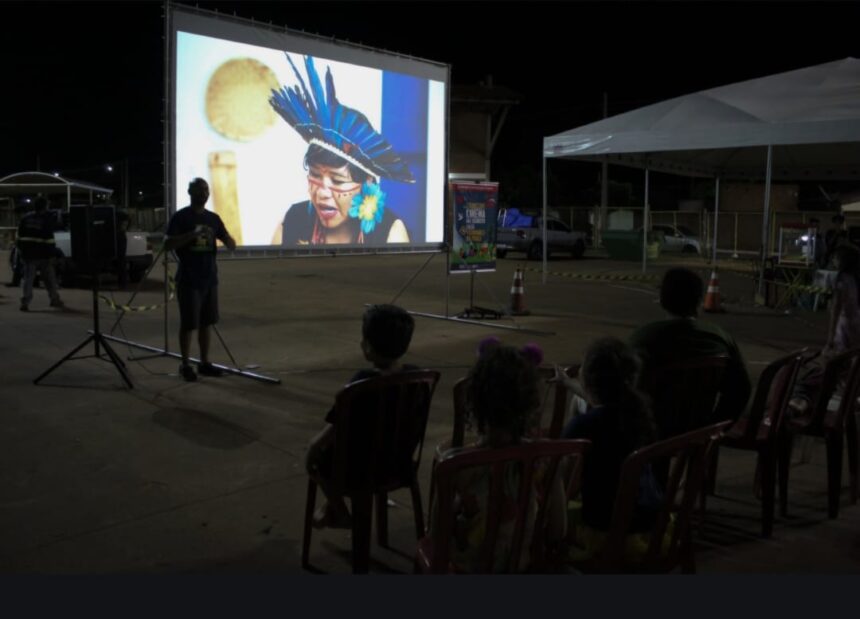 Cinema ao ar livre chega a Sidrolândia com o projeto Vizinhança na Praça