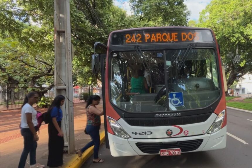 Mulheres são as que mais sofrem por assédio em transporte (Foto: Fábio Rodrigues)