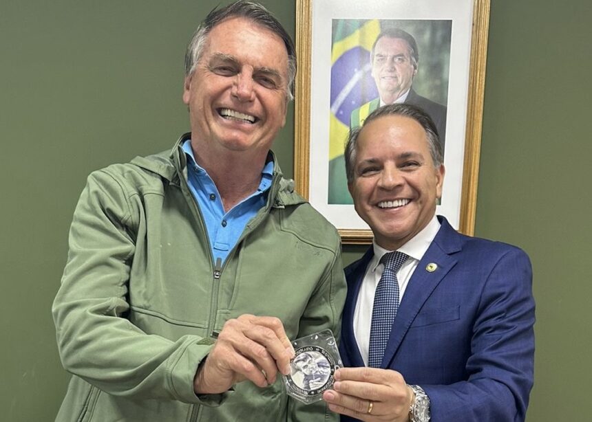 Deputado critica indiciamento de Bolsonaro: “Perseguição política e criação de narrativas”