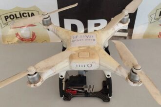 Drone apreendido após grupo criminoso tentar jogar drogas em presídios de Cuiabá. (Foto: PJC-MT)