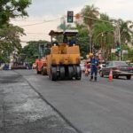 Prefeitura avança no recapeamento e entrega quase 10 km de asfalto novo no centro e bairros