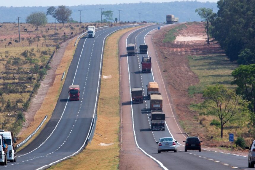 BR-163 em MS deve receber mais de 1,3 milhão de veículos em função do Natal e Ano-Novo