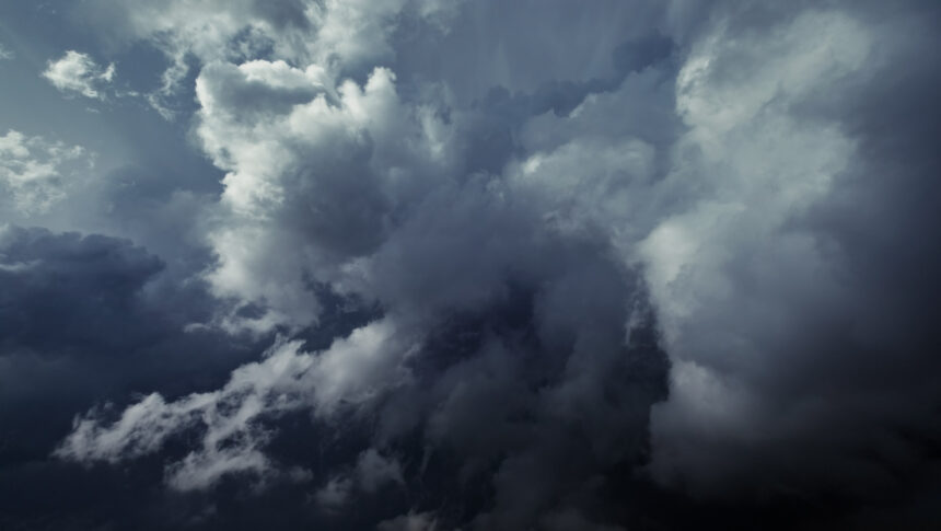 nuvens negras de chuva