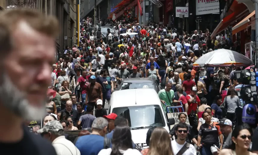 No momento, você está visualizando Hora trabalhada de pessoa branca vale 67,7% mais que a de negros