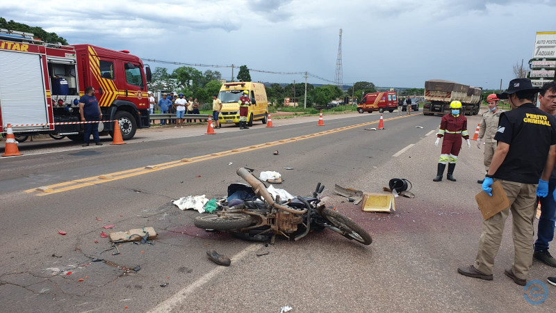 Motociclista morre em colisão com carreta, na BR-163, em Coxim