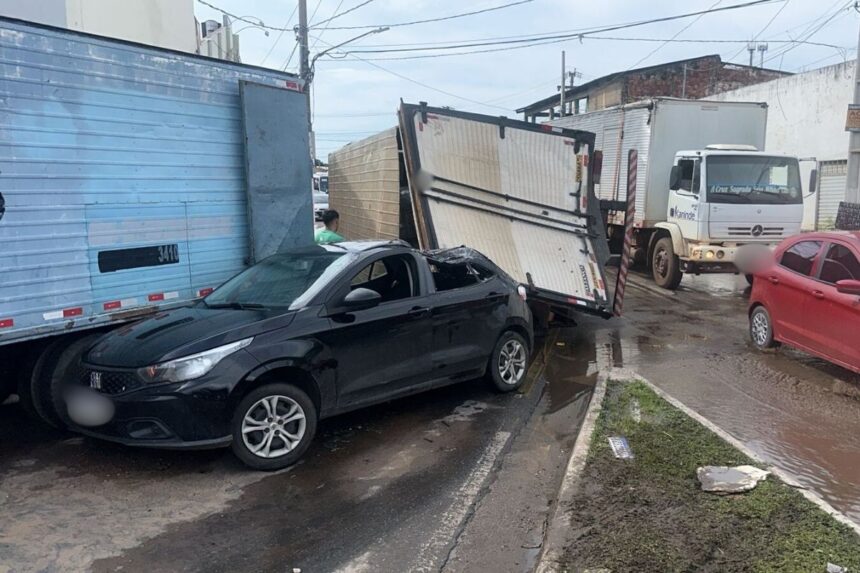 O acidente aconteceu Avenida Dom Orlando Chaves, em Várzea Grande. (Foto: Guarda Municipal)