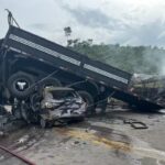 Grave acidente entre carreta, carro e ônibus que deixou 21 mortes (Foto: Divulgação/Corpo dos Bombeiros)