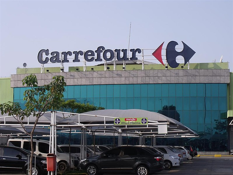 fachada de loja do Carrefour em Belfor Roxo (RJ)